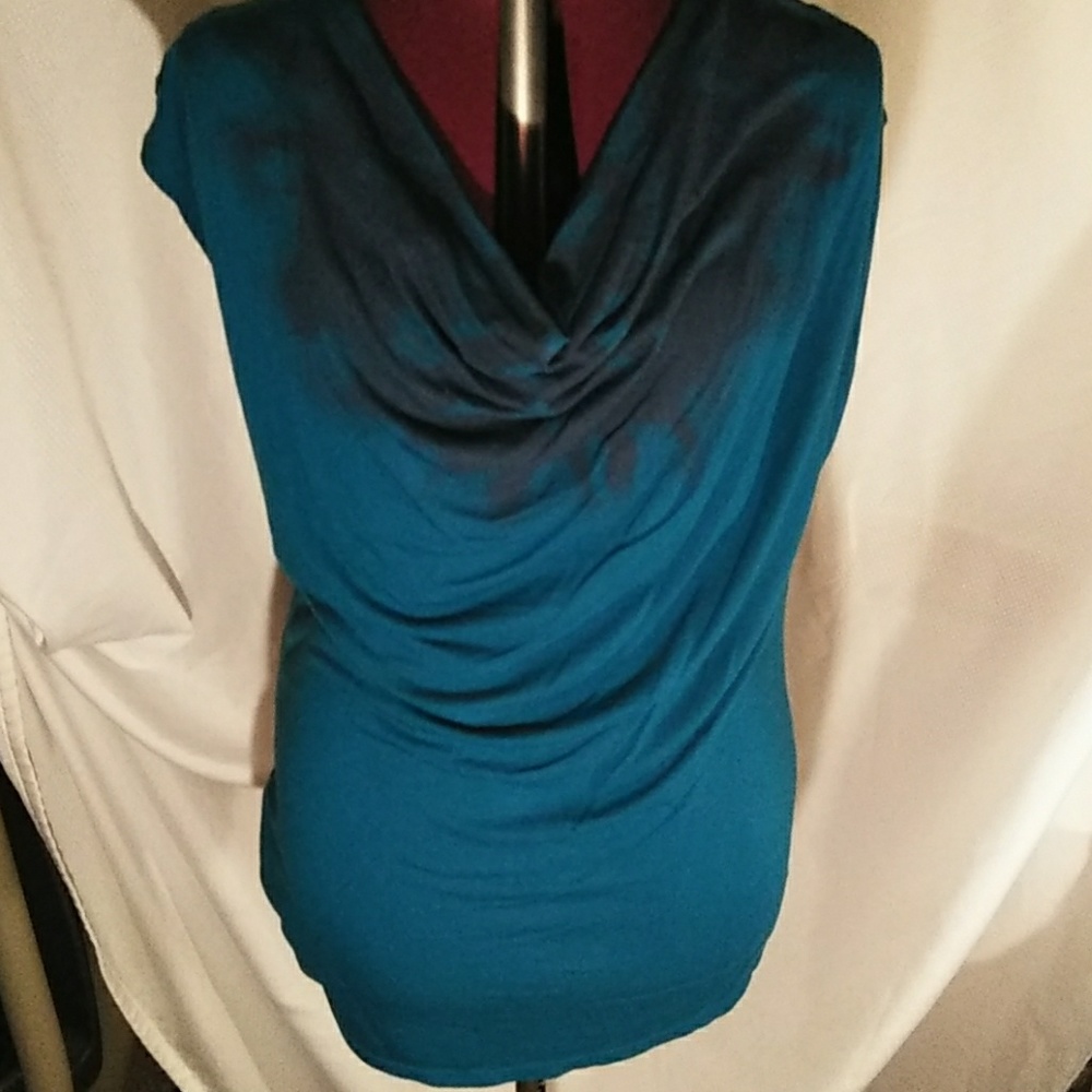Teal top